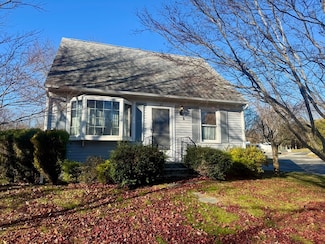 29 Elizabeth Ct, North Dartmouth, MA 02747