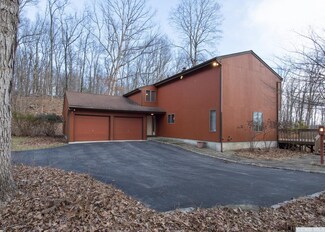 53 Hickory Hill Rd, Clinton Corners, NY 12514