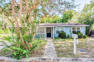 609 Cottonwood St, Lockhart, TX 78644