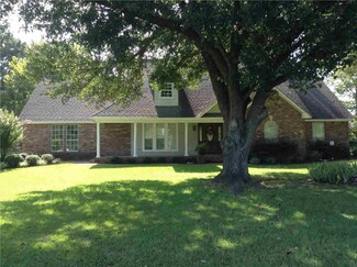 236 Pine St, Sebastopol, MS 39359