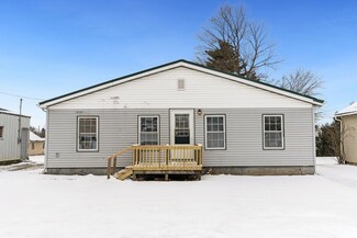 504 Seventh St, Howe, IN 46746