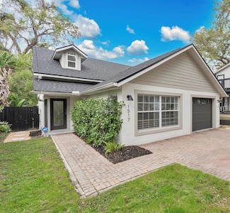 1517 E Esther St, Orlando, FL 32806