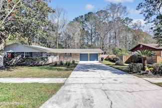 947 Grove Park Dr E, Orange Park, FL 32073
