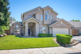 1039 N Burgan Ave, Clovis, CA 93611