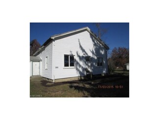 2065 Mahoning Rd, Deerfield, OH 44411