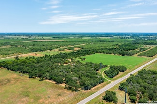 11259 Texas 80, Leesville, TX 78122