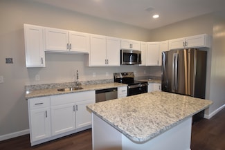 217 Rockingham Rd Unit 301, Londonderry, NH 03053