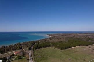 19829 Eagle Rise Rd, Traverse City, MI 49686