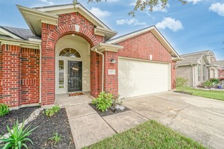 2028 Sandy Bank Ln, Pearland, TX 77581