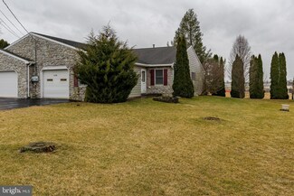 138 E Jackson St, New Holland, PA 17557