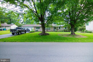 13232 Glendale Dr, Hagerstown, MD 21742