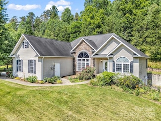 124 Shadow View Dr, Asheville, NC 28806