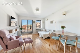 31-35 31st St Unit 512, Astoria, NY 11106