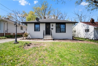 5596 Cumberland Dr, Cleveland, OH 44125