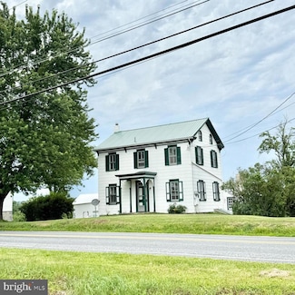 851 Daniel Boone Rd, Douglassville, PA 19518