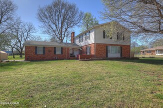 1819 Gardendale St, Carthage, MO 64836