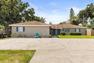 2711 South Dr, Clearwater, FL 33759