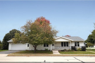 109 Filbey St, Oakfield, WI 53065