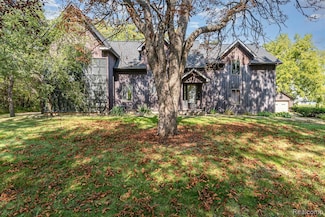 5430 Tittabawassee Rd, Saginaw, MI 48604