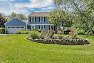 2 Chase Ln, Stratham, NH 03885