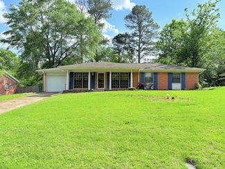 1521 W Bristow Dr, Tupelo, MS 38801
