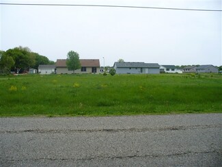 2407 S Oakhill Ave, Janesville, WI 53546