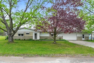 1636 N Terrace Hills Rd, Kendallville, IN 46755