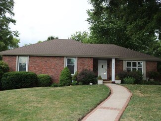 3516 Emerald Ln, Country Club, MO 64506