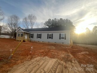 2070 Travis Rd, Conover, NC 28613