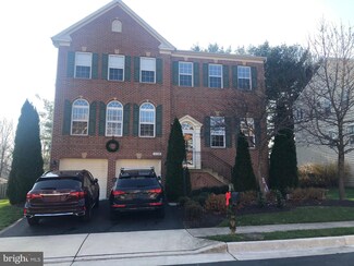 1698 Winterwood Ct, Herndon, VA 20170