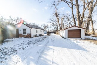 121 9th Ave SE, Mandan, ND 58554