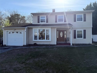 130 Greenbelt Pkwy, Holbrook, NY 11741