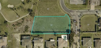 812 Palmetto Pointe Cir, Cape Coral, FL 33991