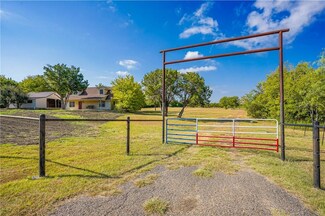 200 S Crooked Creek Rd, Lorena, TX 76655
