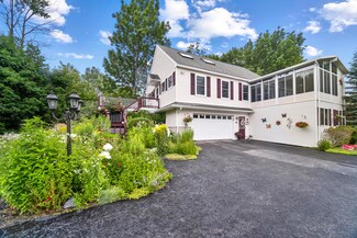 86 Acadia Dr, Rockland, ME 04841