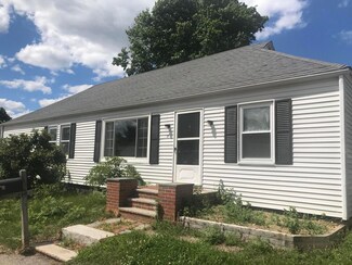 7 Halstead St, Kittery, ME 03904