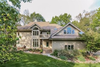 5567 Great Hawk Cir, Ann Arbor, MI 48105