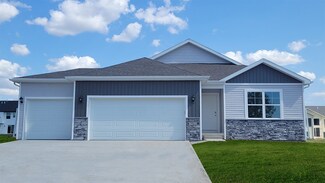 7021 Artesa Bell Dr SW, Cedar Rapids, IA 69704
