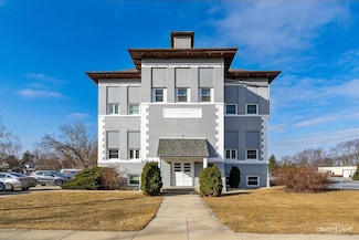 163 S Main St, Sugar Grove, IL 60554