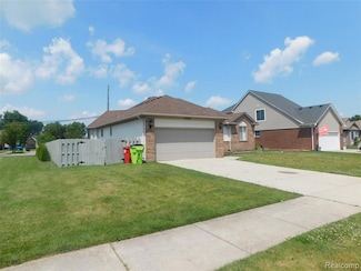 52025 Hickory Dr, Chesterfield, MI 48047
