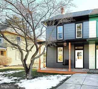 218 E Market St, Hallam, PA 17406