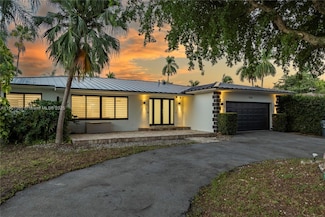 1141 N Northlake Dr, Hollywood, FL 33019