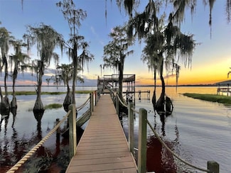 1241 W Lakeshore Dr, Clermont, FL 34711