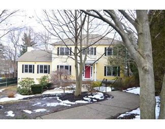 10 Wildwood Ave, Newtonville, MA 02460