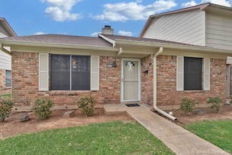 2644 Village Ln, Bossier City, LA 71112
