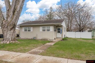 518 518 Jefferson Ave, North Mankato, MN 56003