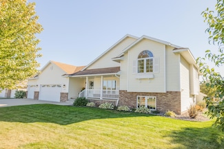 1323 Armstrong Rd NW, Alexandria, MN 56308