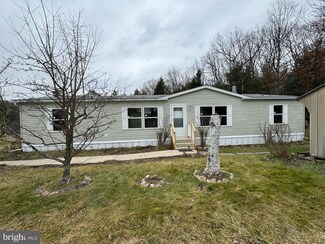 4 Sam Brooke Cir, Lehighton, PA 18235