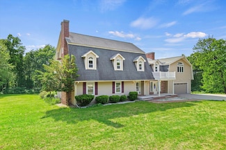 4 Hilltop Dr, Hudson, NH 03051