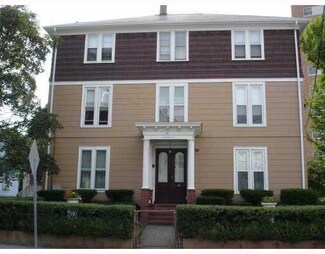 14 Washington St, Central Falls, RI 02863